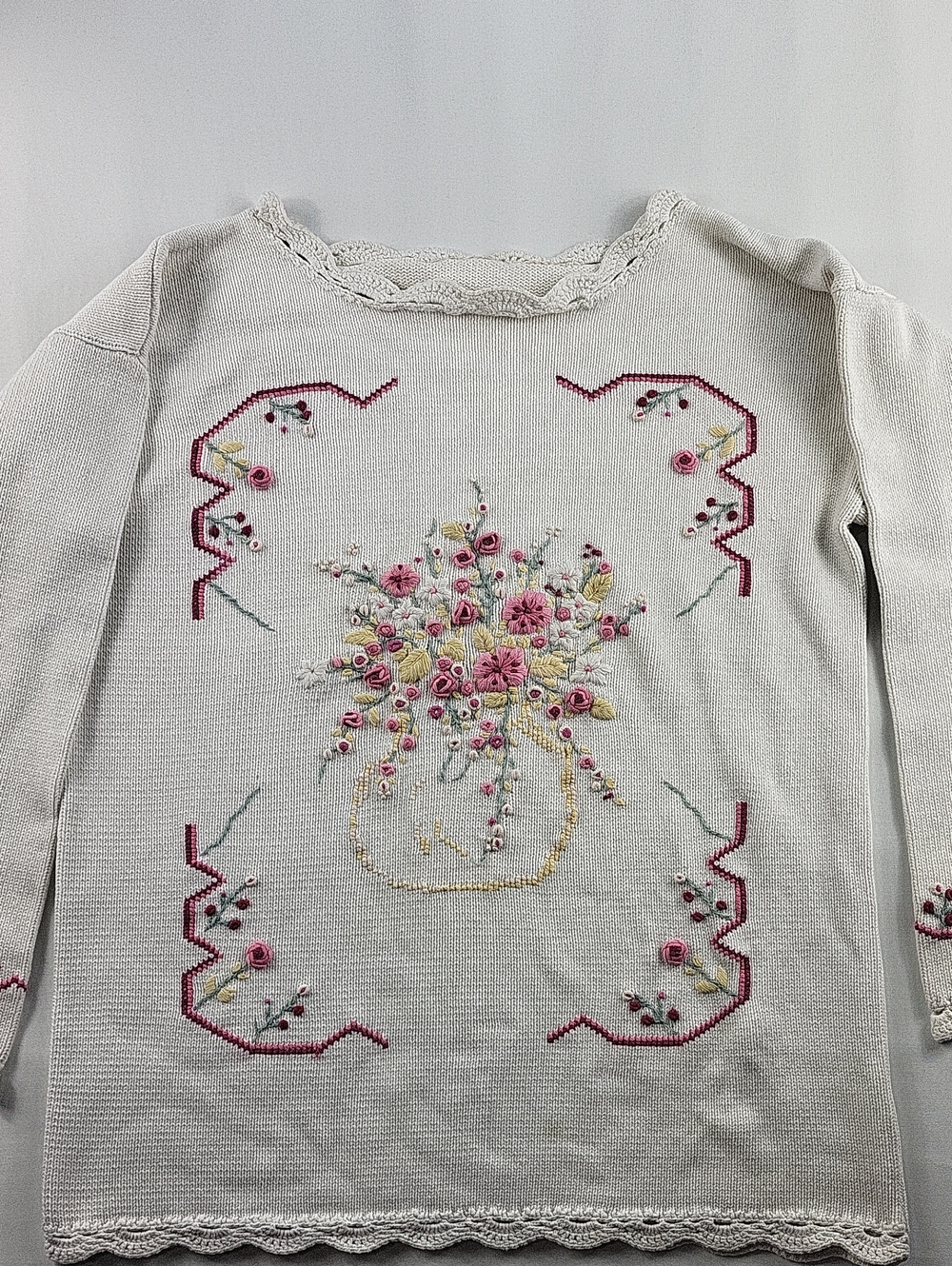 Vintage Hand Embroidered Floral Knit Sweater Cream Lace Trim